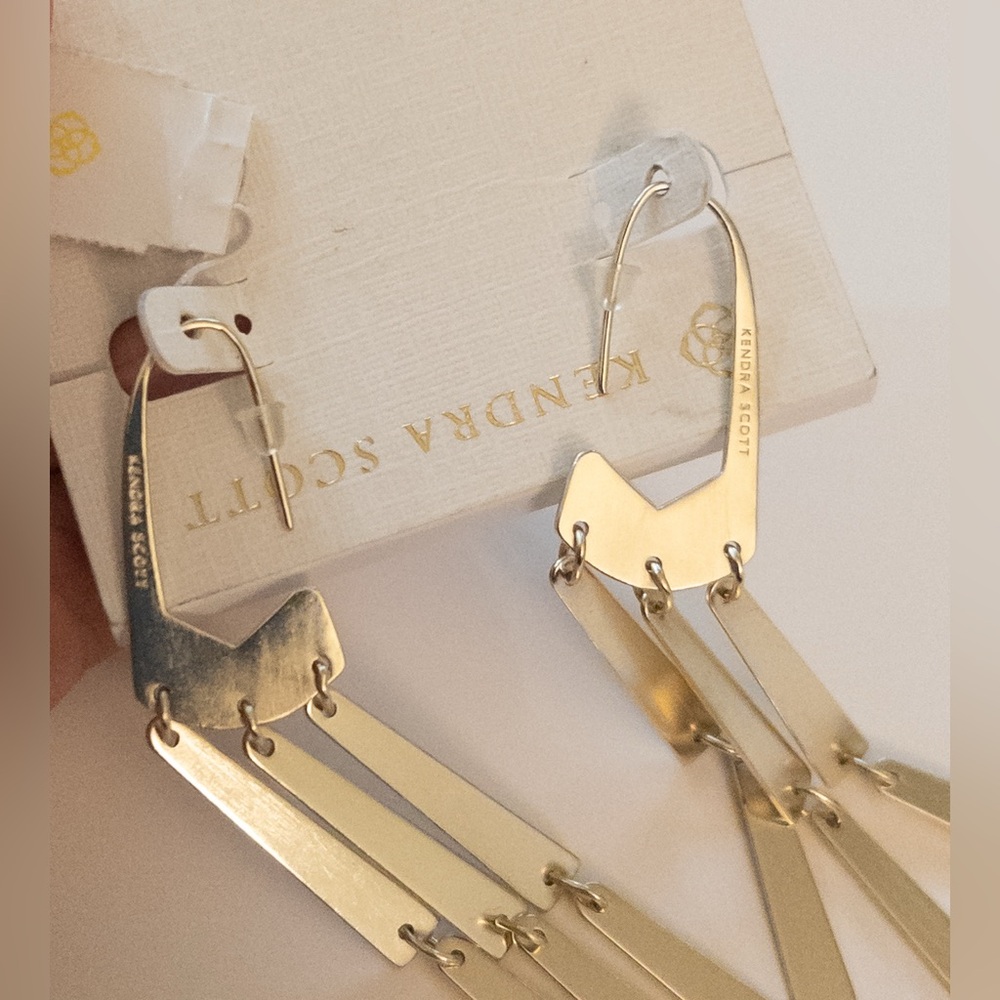 NWT Kendra Scott Mallie Architectural Statement Earrings Yellow Gold Plate - Picture 6 of 9